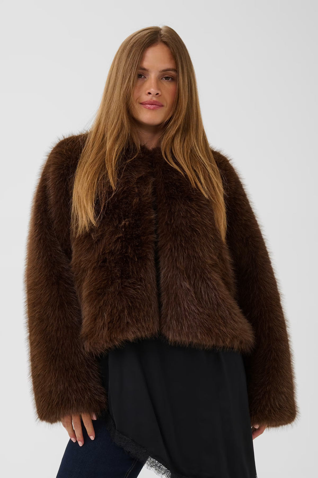 Culture CUcanan faux fur jas in coffee bean