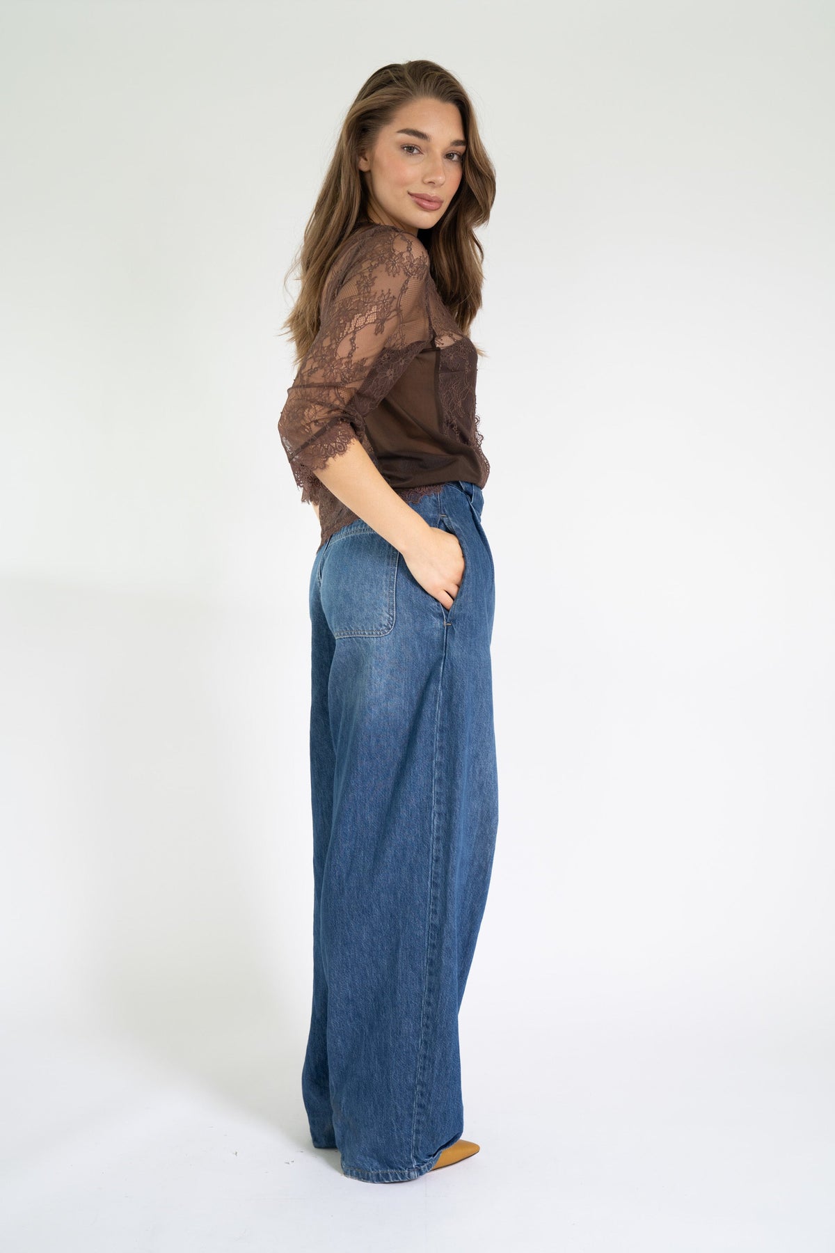 Est'Seven Lacy top donkerbruin, zijkant