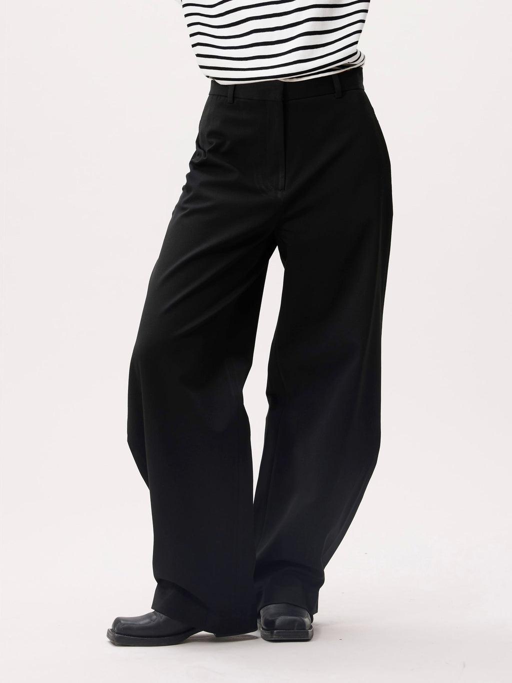Catwalk Junkie barrel fit tailored trousers in zwart