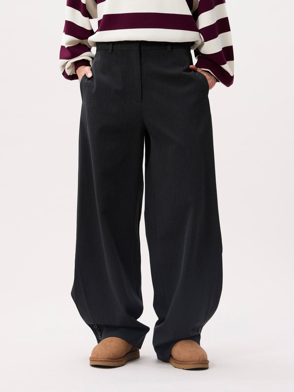 Catwalk Junkie barrel fit tailored trousers in donkergrijs melange