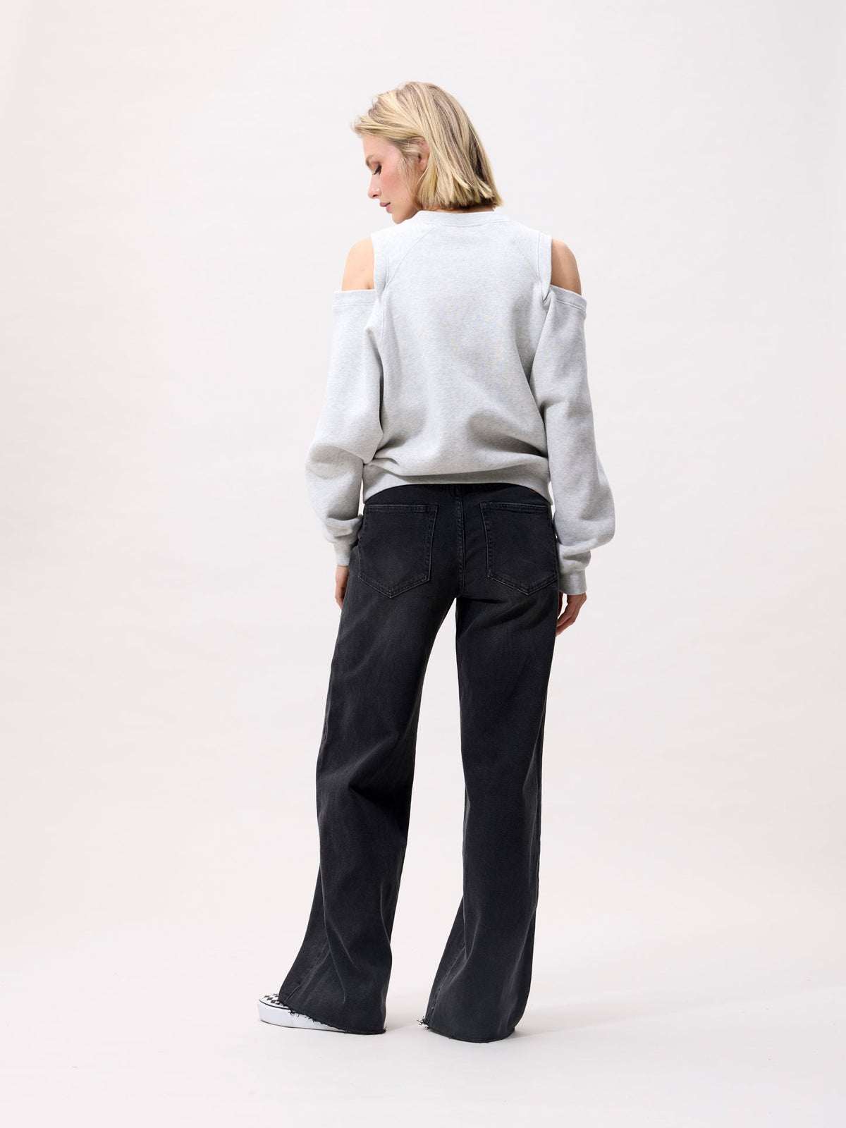 Catwalk Junkie relaxed open shoulder sweater in grijs melange
