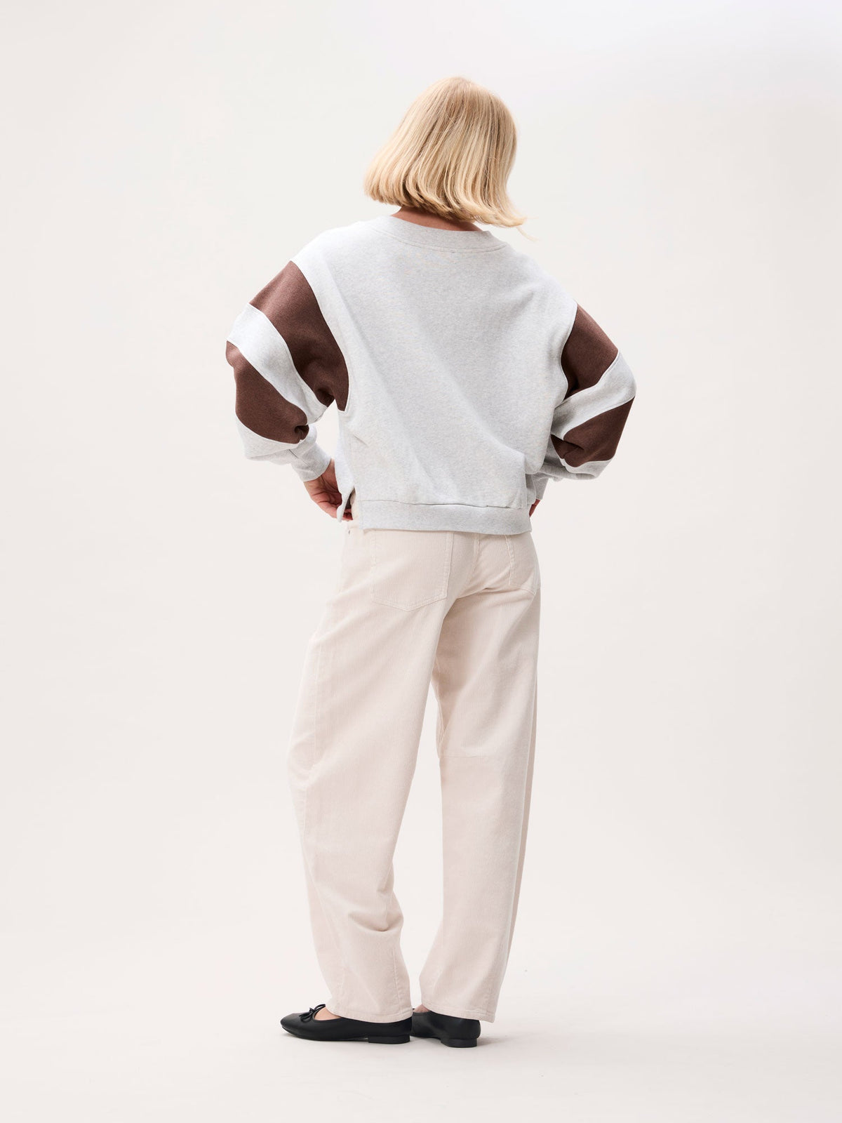 Catwalk Junkie sporty vneck sweater in lichtgrijs melange