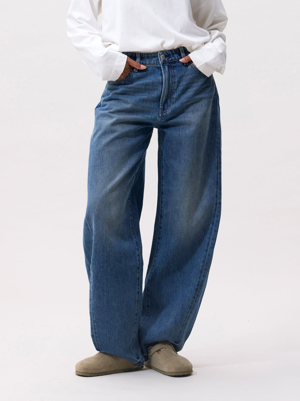 Catwalk Junkie super barrel fit jeans in medium blue