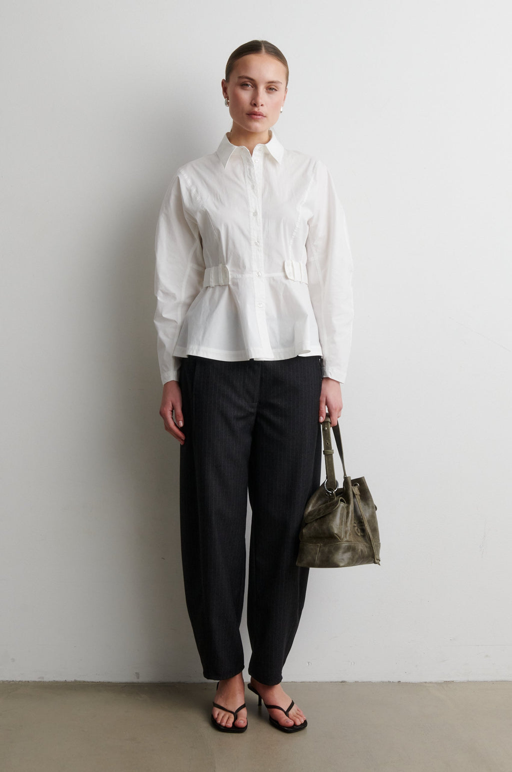 Second Female Vienne barrel trousers in donkergrijs melange