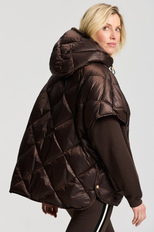 Bowie Cape van Deblon Sports in dusk brown, gedragen